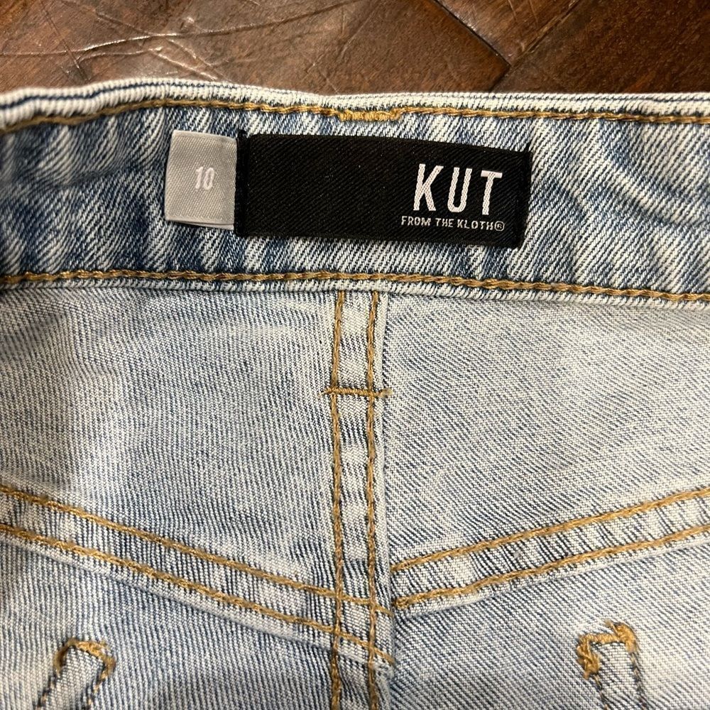 Kut from the kloth denim shorts size 10 - Picture 5 of 6